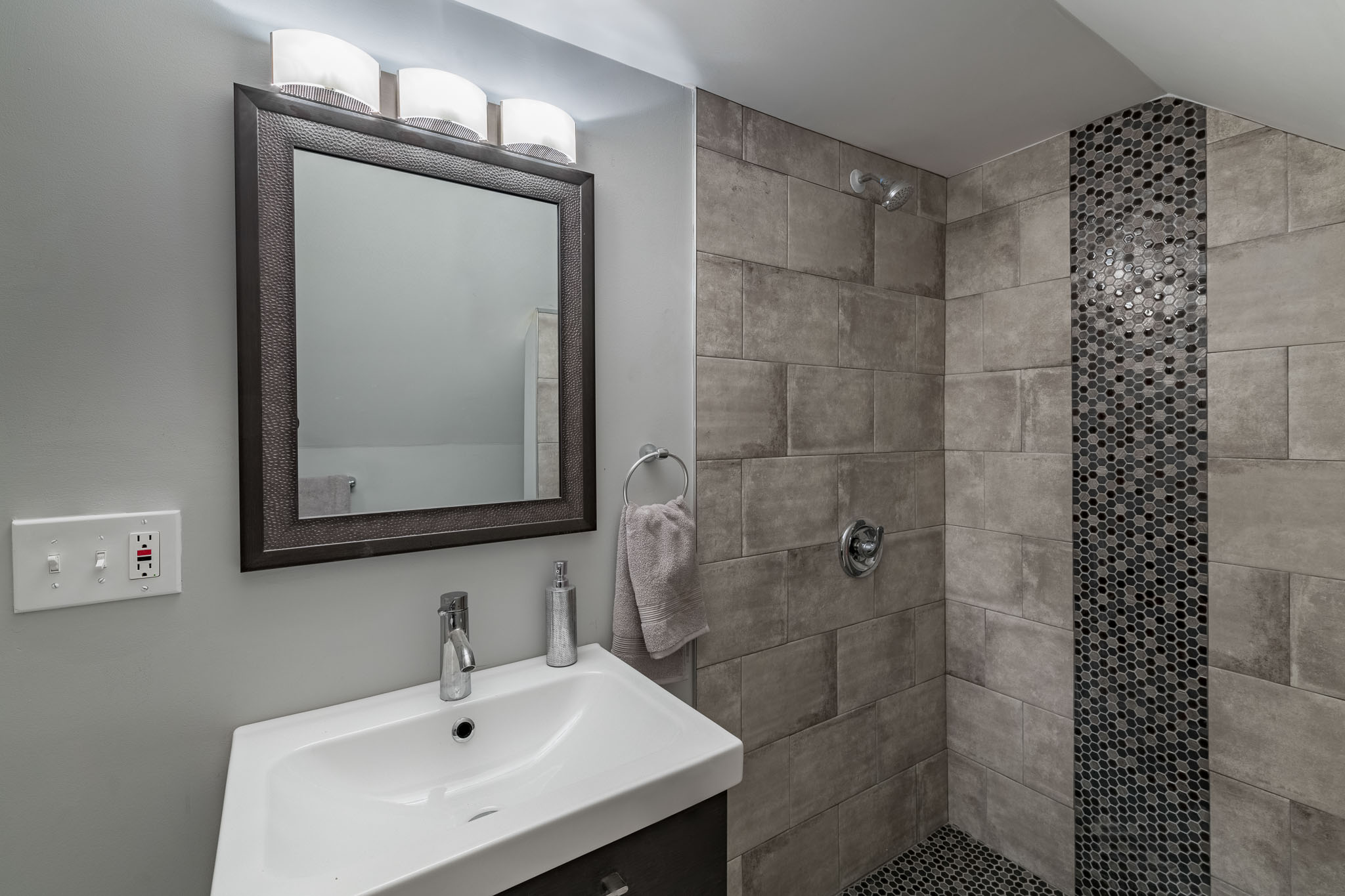 30 Underhill Street Ledge & Young Real Estate